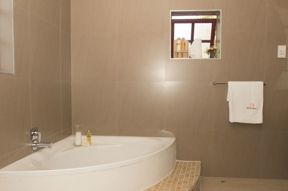 Motsamai Guest Lodge Bulawayo Esterno foto
